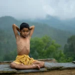 Comment le yoga influence notre physiologie : bénéfices pour le corps et l’esprit